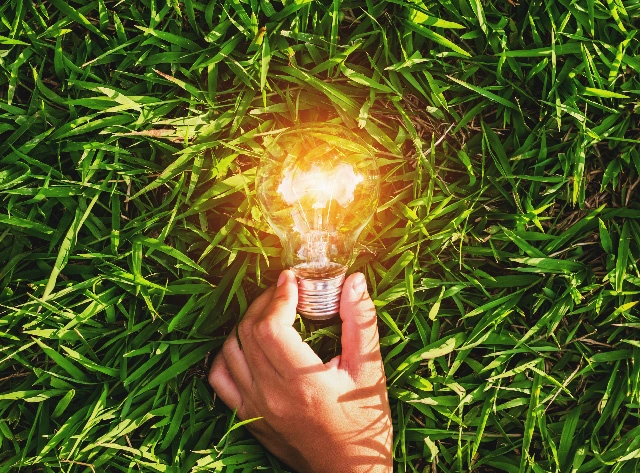 Изображение мужчины на баннере