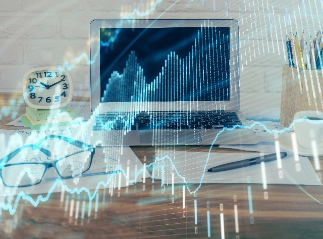 Изображение мужчины на баннере