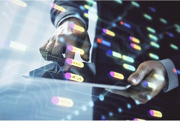 Изображение мужчины на баннере