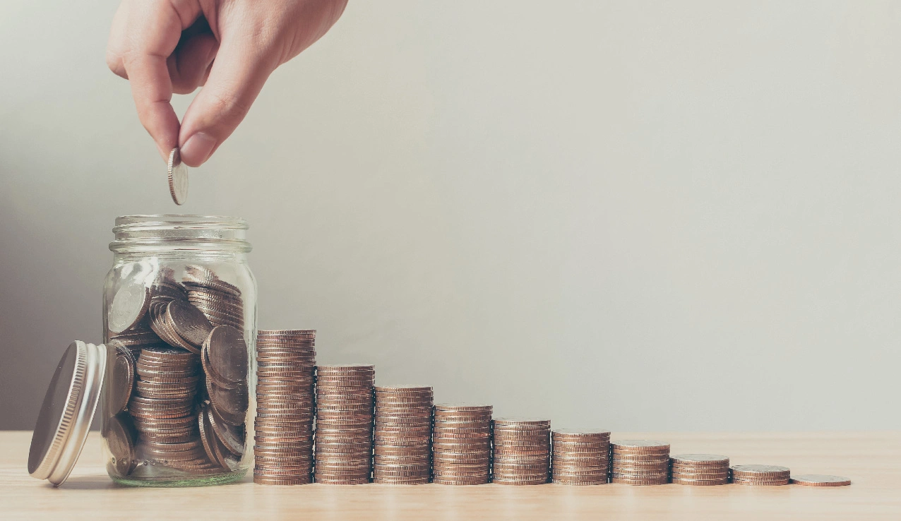 Изображение мужчины на баннере