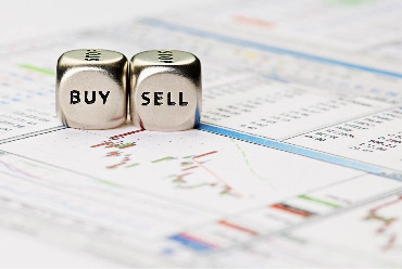 Изображение мужчины на баннере