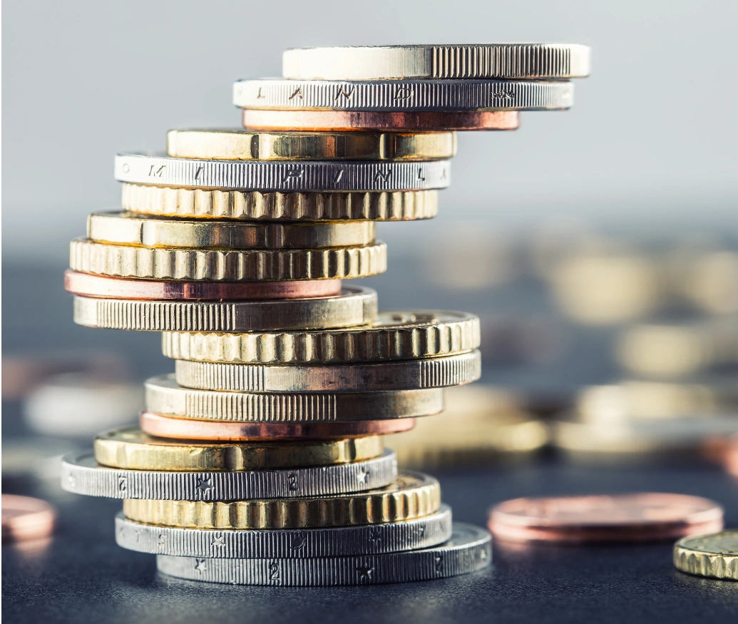 Изображение мужчины на баннере