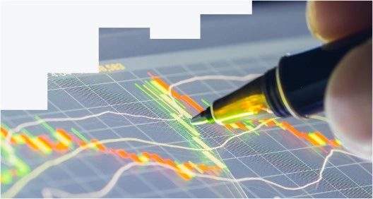 Изображение мужчины на баннере