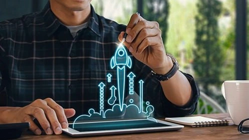 Изображение мужчины на баннере